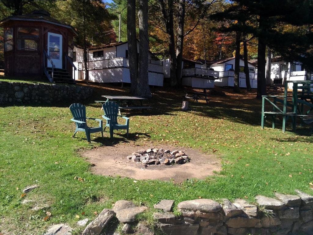 Little Hawk Resort & Marina Algonquin Highlands 외부 사진