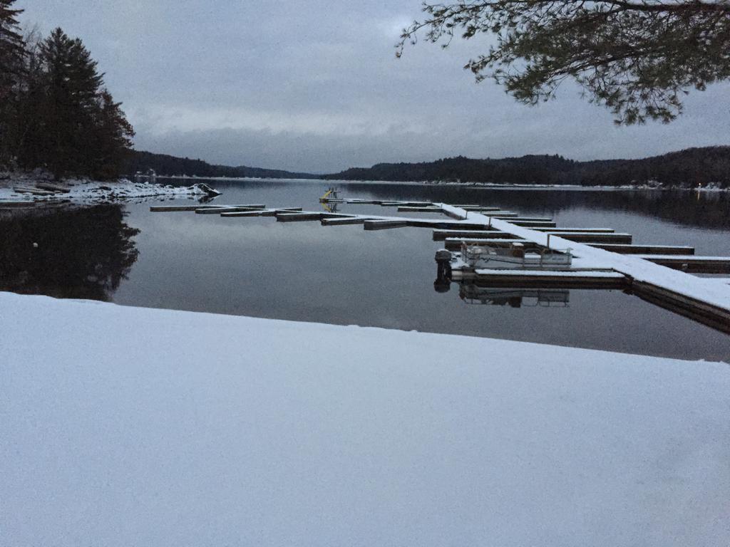 Little Hawk Resort & Marina Algonquin Highlands 외부 사진