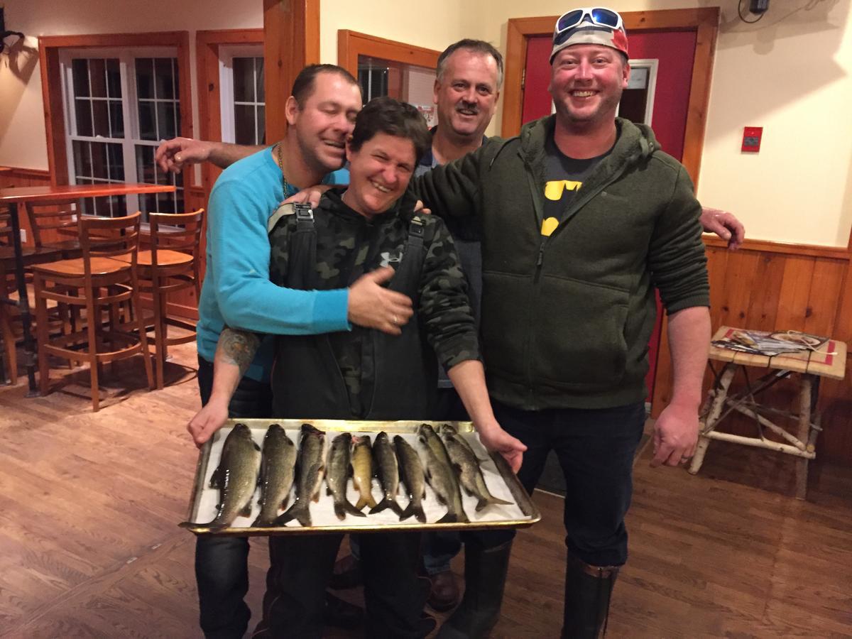 Little Hawk Resort & Marina Algonquin Highlands 외부 사진