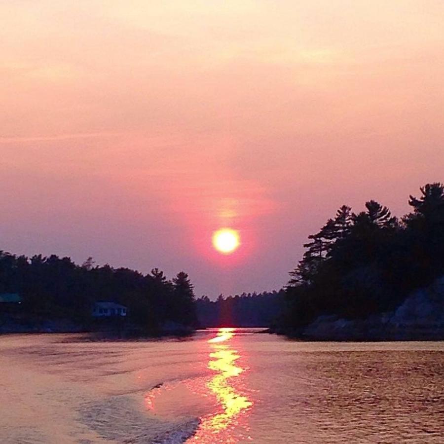 Little Hawk Resort & Marina Algonquin Highlands 외부 사진